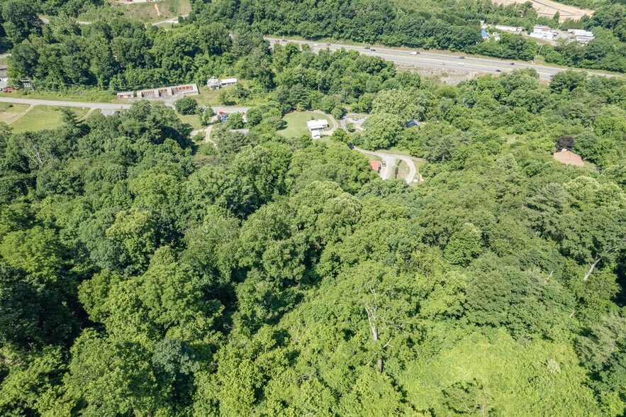 415 Weaverville Rd, Asheville, NC à vendre - Photo principale – Image 1 sur 49