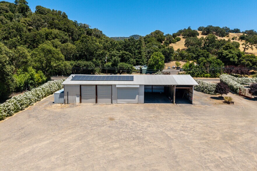 3400 Old River Rd, Ukiah, CA à louer - Photo de l’immeuble – Image 2 sur 10