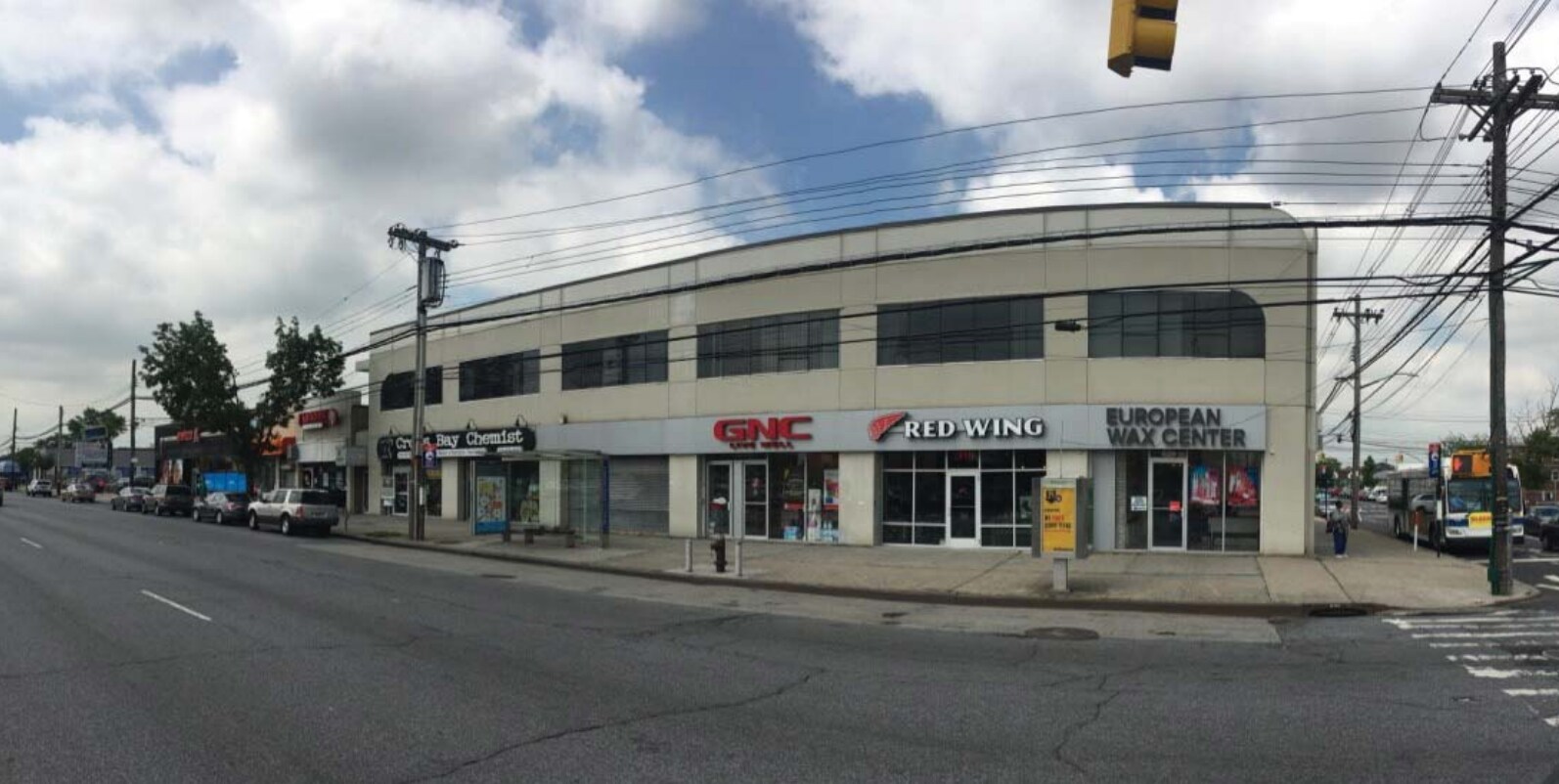 157-02 Cross Bay Blvd, Howard Beach, NY à louer Photo de l’immeuble– Image 1 sur 6