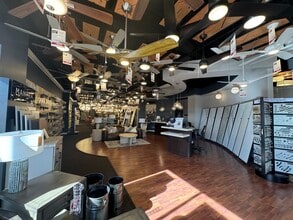 107 Mall Dr, Normal, IL à louer Photo intérieure– Image 2 sur 16