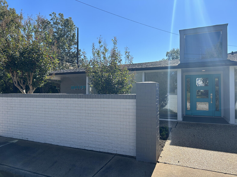 217 N Mound St, Nacogdoches, TX à louer - Photo de l’immeuble – Image 3 sur 14