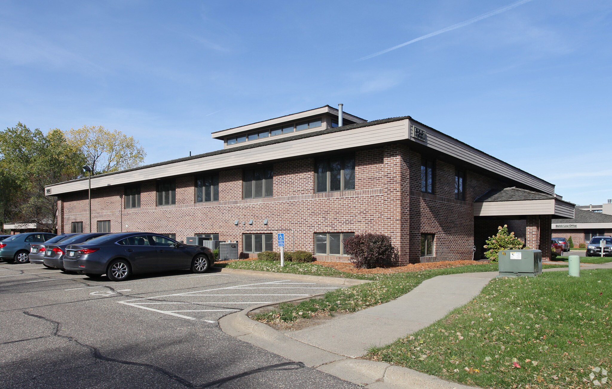 5851 Cedar Lake Rd, Saint Louis Park, MN à vendre Photo principale– Image 1 sur 15