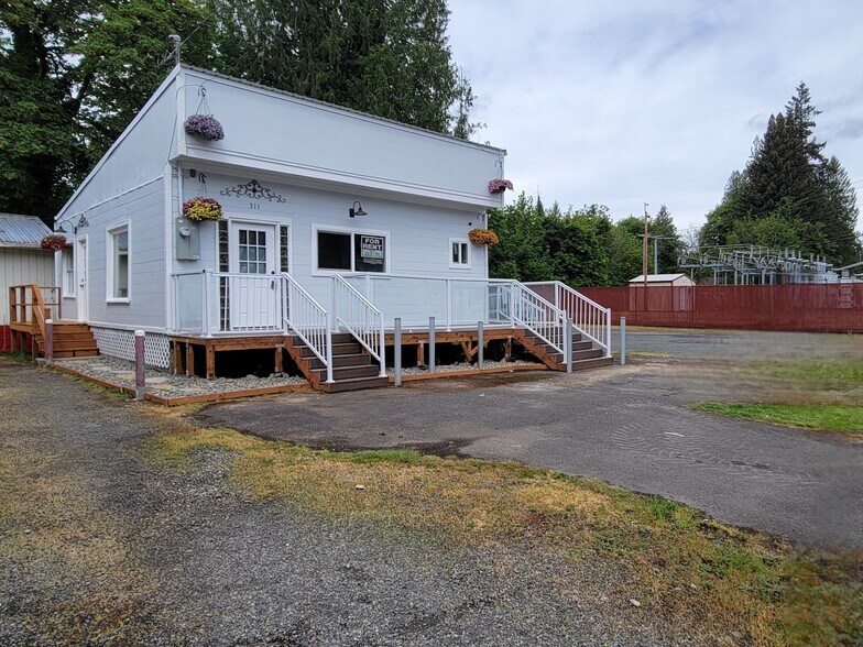 311 NW Kerron Ave, Winlock, WA à vendre - Photo de l’immeuble – Image 2 sur 13