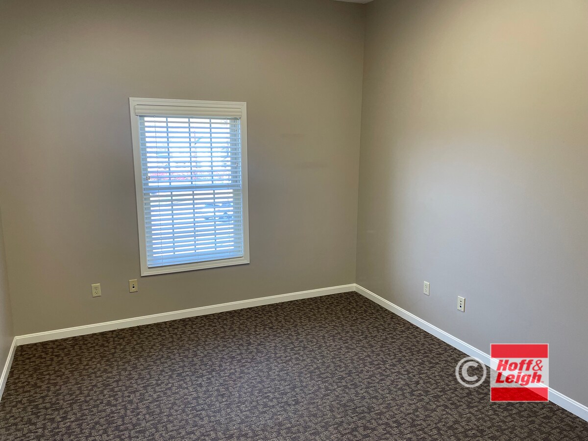 10 Northwest Ave, Tallmadge, OH 44278 - Lot 1 -  - Photo intérieure - Image 2 of 5