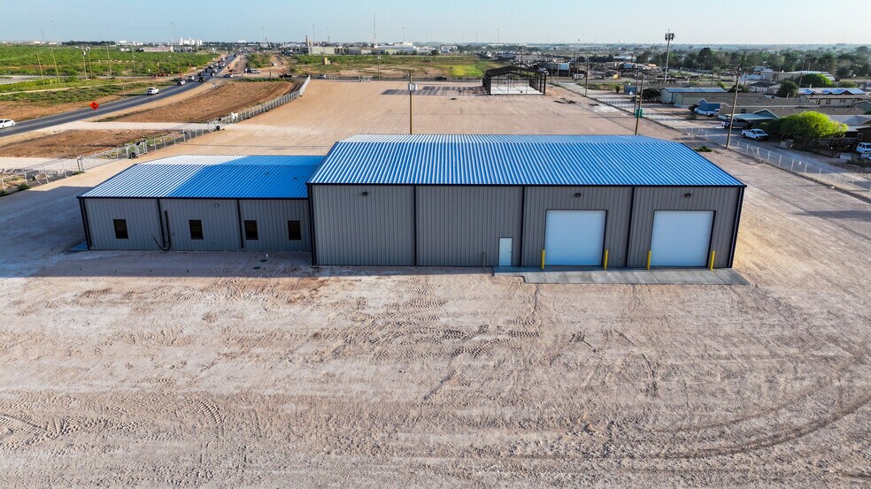 3717 S County Rd 1232, Midland, TX à louer - Photo de l’immeuble – Image 3 sur 17