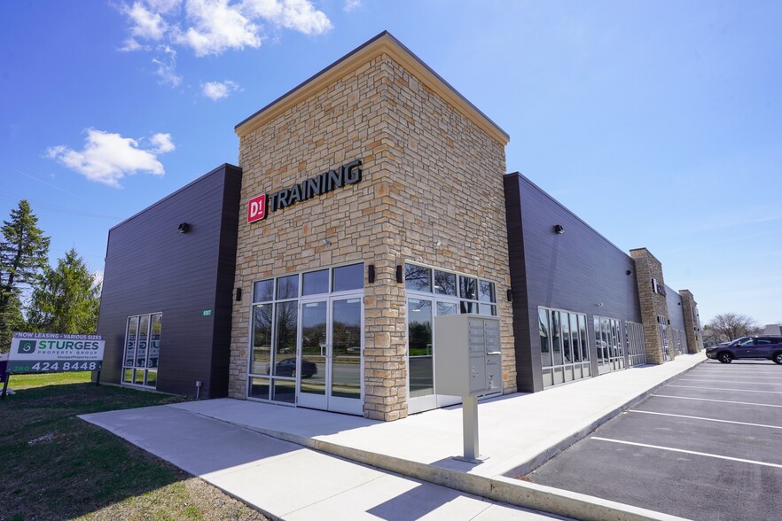9307 Illinois Rd, Fort Wayne, IN à louer - Photo de l’immeuble – Image 2 sur 7