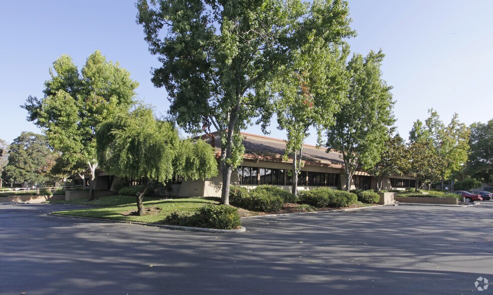 2728 Orchard Pky, San Jose, CA à louer - Photo principale – Image 1 sur 10