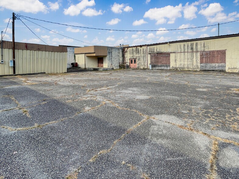 120 Ash St, Spring Hope, NC à vendre - Photo de l’immeuble – Image 3 sur 12