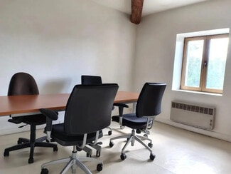 Plus de détails pour 1 Avenue De La République, Houdan - Bureau à louer