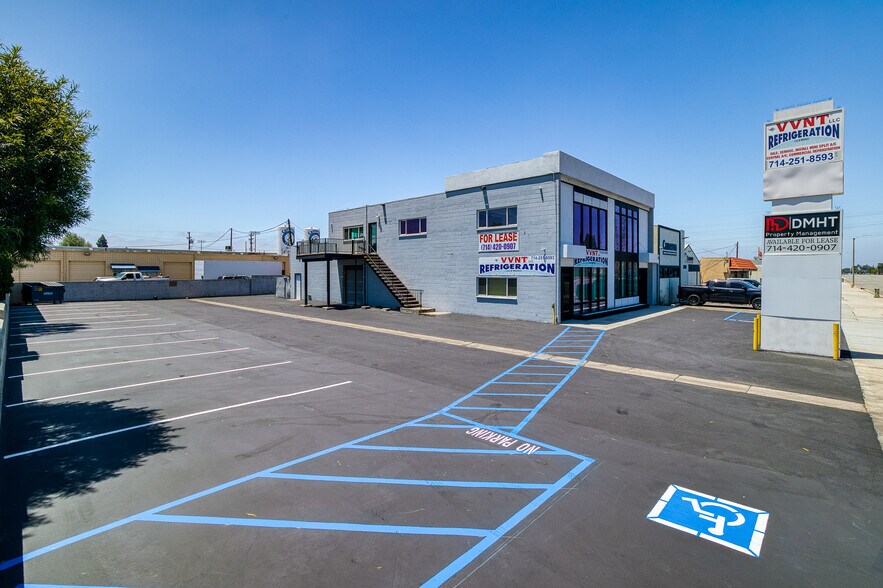8452 Katella Ave, Stanton, CA à vendre - Photo de l’immeuble – Image 3 sur 40