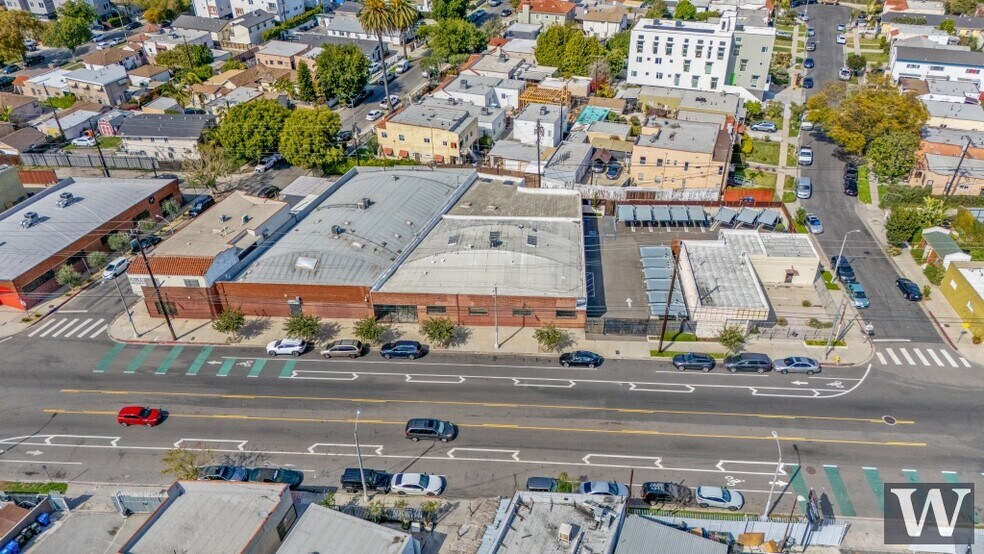 5645-5655 W. Adams Boulevard Blvd, Los Angeles, CA à louer - Photo de l’immeuble – Image 2 sur 8