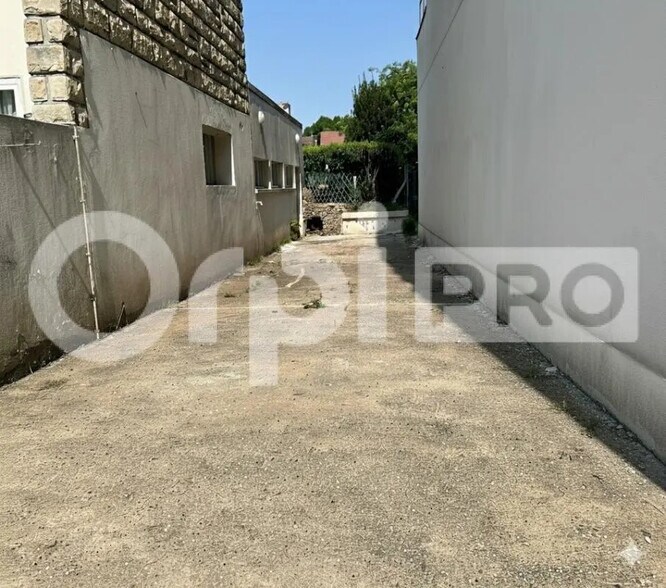 Local d'activités dans Chilly-Mazarin à vendre - Photo de l’immeuble – Image 2 sur 8