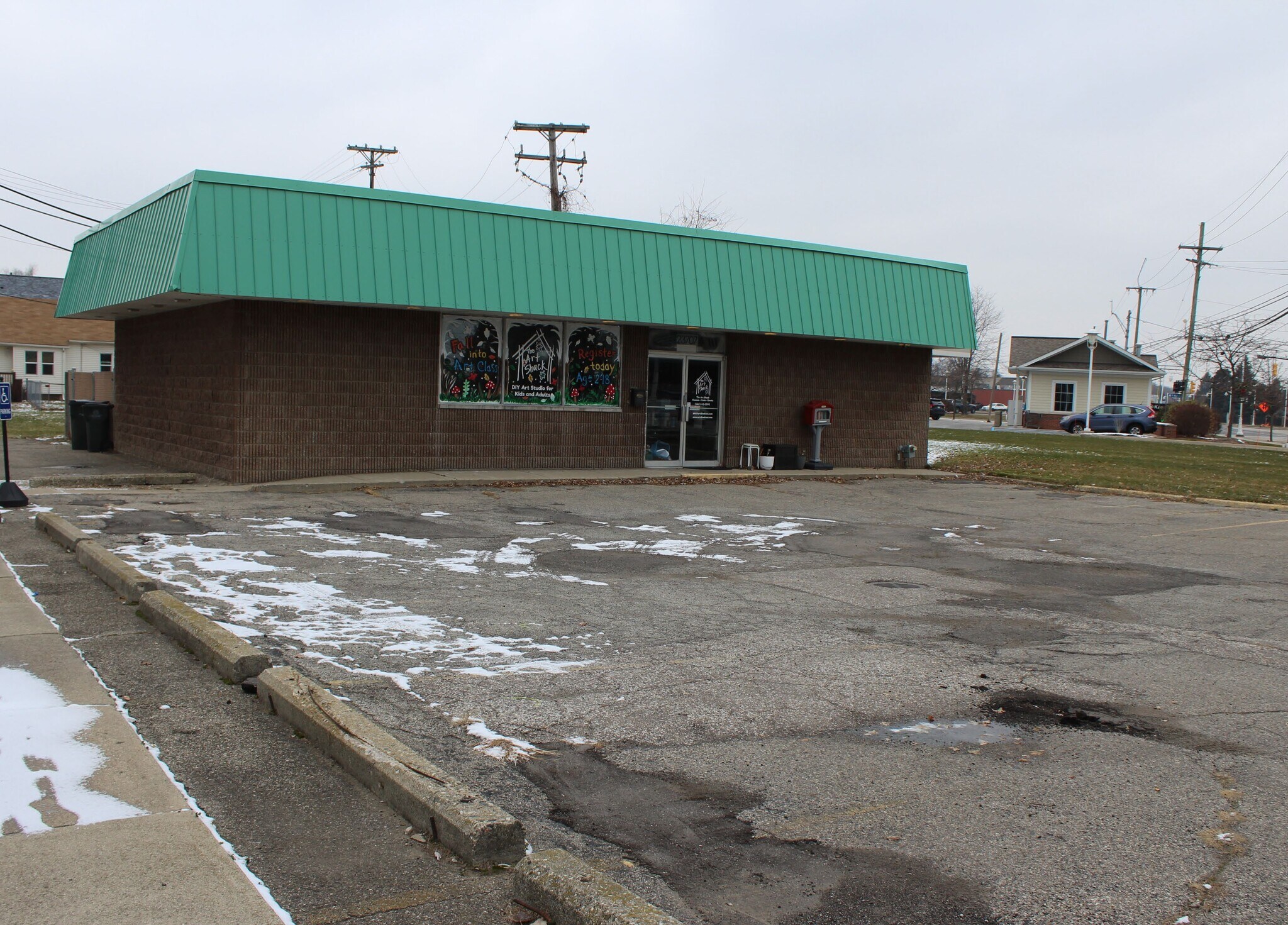 23707 Jefferson Ave, Saint Clair Shores, MI à vendre Photo principale– Image 1 sur 8