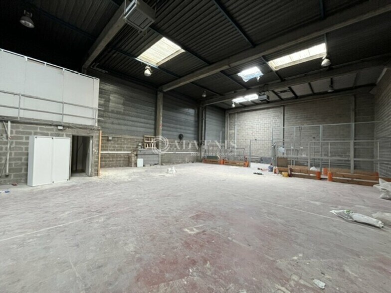 Local d’activités dans Le Blanc-Mesnil à louer - Photo intérieure – Image 1 sur 12