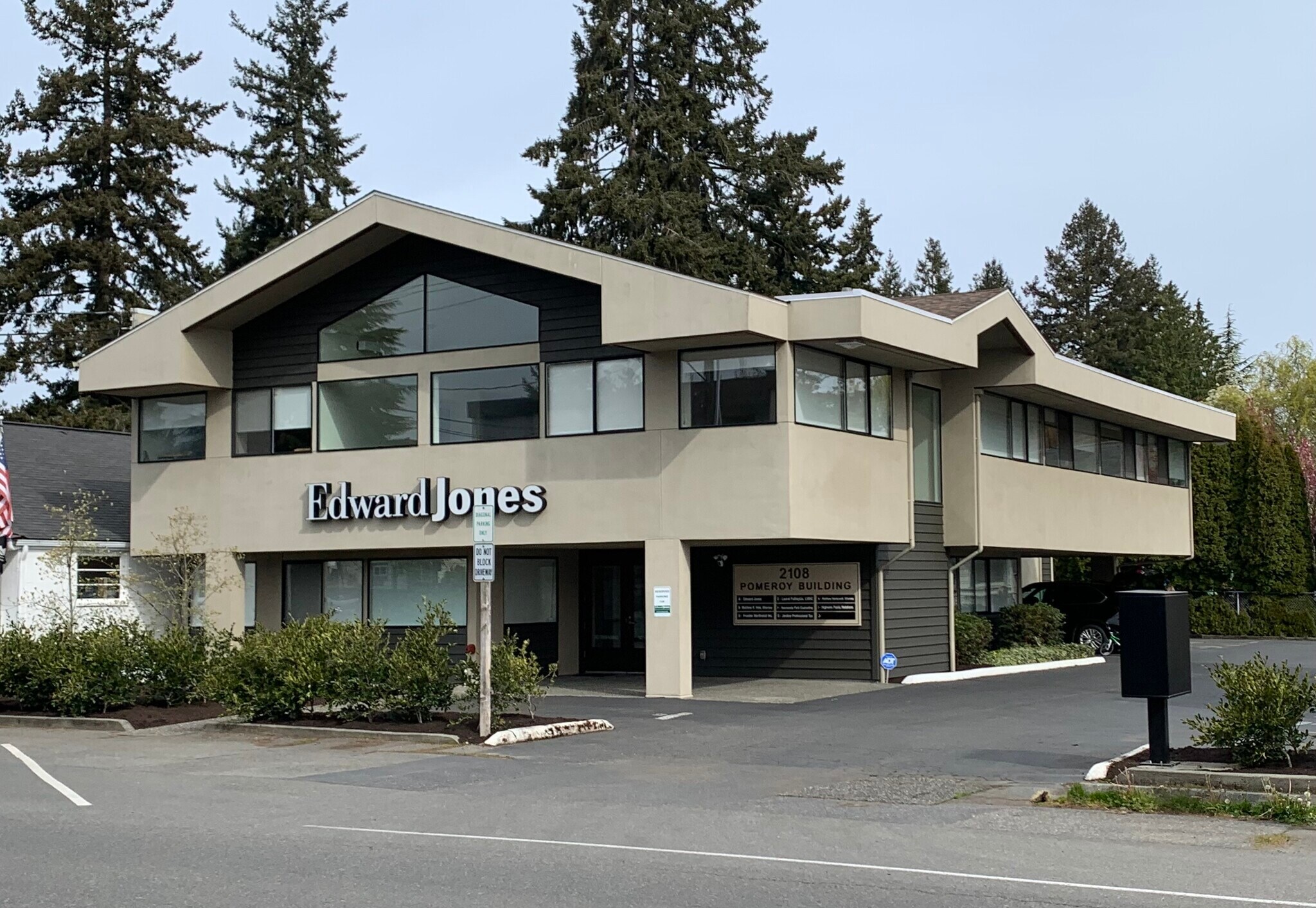 2108 SW 152nd St, Burien, WA à louer Photo de l’immeuble– Image 1 sur 18