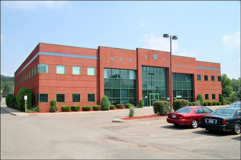 4104 Vestal Parkway East, Vestal Township, NY à louer - Photo de l’immeuble – Image 3 sur 10