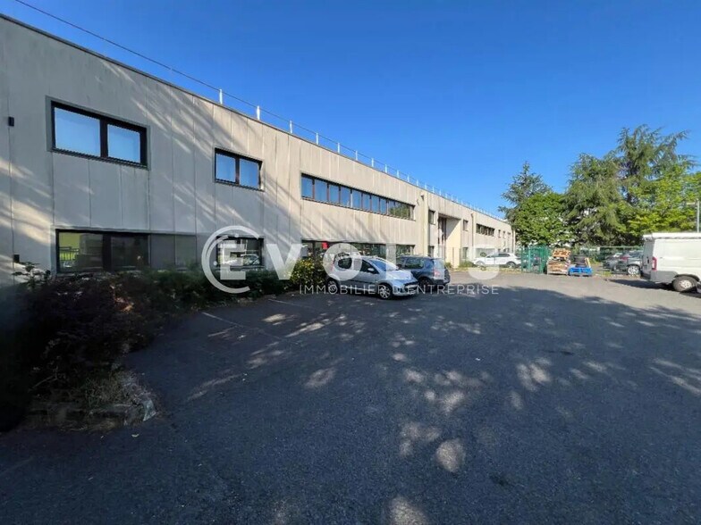 50 Rue Du Pre Aux Aulnes, Pontault-Combault à louer - Photo de l’immeuble – Image 2 sur 4