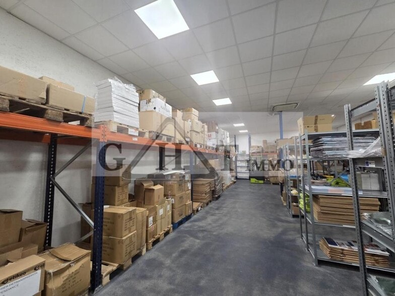 Industriel/Logistique dans Asnières-sur-Oise à louer - Photo intérieure – Image 2 sur 5