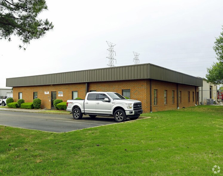 3770 Cherry Rd, Memphis, TN à louer - Photo principale – Image 1 sur 4