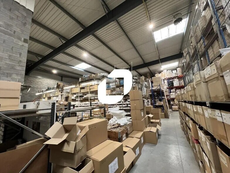 Bureau dans Sars-et-Rosières à louer - Photo de l’immeuble – Image 3 sur 17