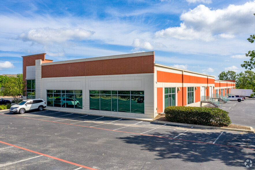 12508 Jones Maltsberger Rd, San Antonio, TX à louer - Photo de l’immeuble – Image 2 sur 29