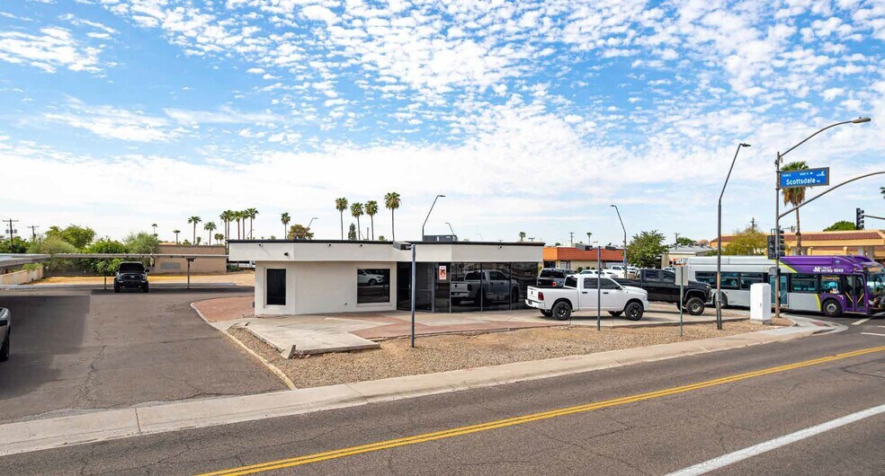 925 N Scottsdale Rd, Scottsdale, AZ à louer - Photo de l’immeuble – Image 3 sur 4