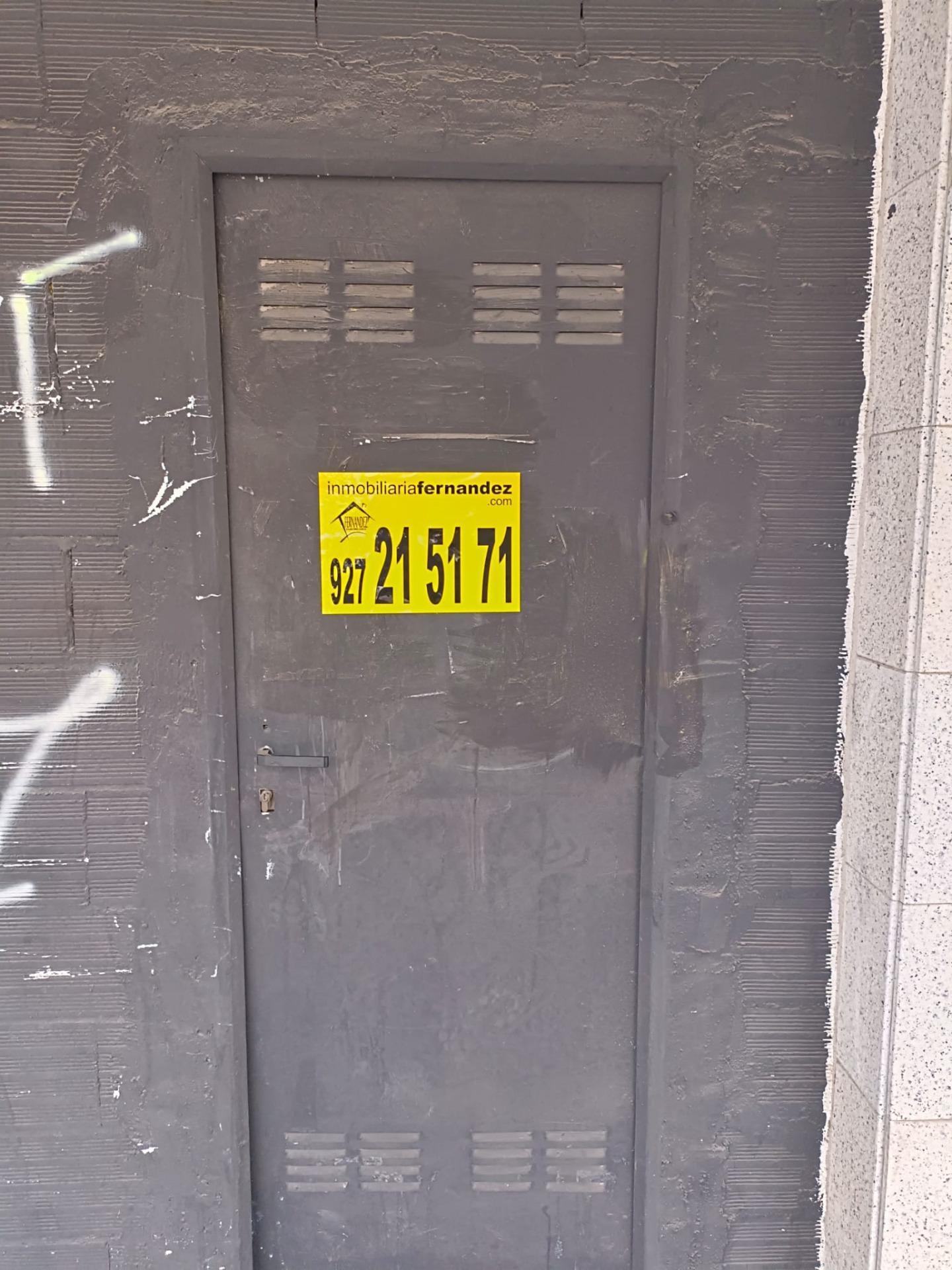 Local commercial dans Cáceres, Cáceres à louer Photo de l’immeuble– Image 1 sur 3