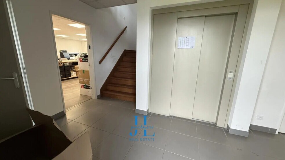 Local d’activités dans MAZÈRES à louer - Photo intérieure – Image 1 sur 3