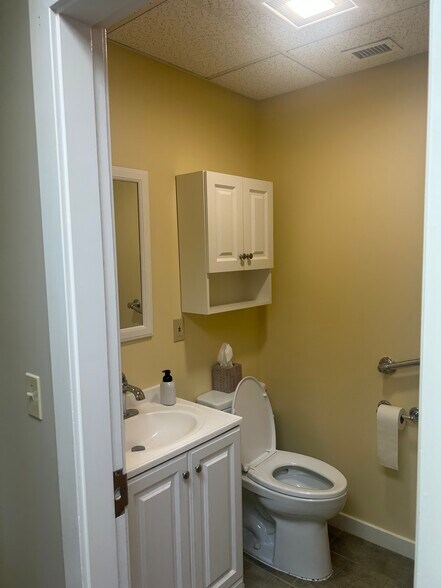413 Alfred Rd, Biddeford, ME à louer - Photo de l’immeuble – Image 3 sur 10