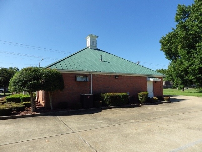 1149 E Church Hill Rd, West Point, MS à louer - Photo de l’immeuble – Image 3 sur 15