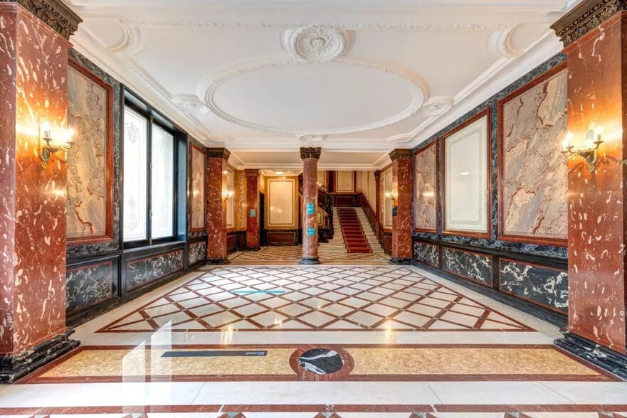 Bureau dans Paris à louer - Hall d’entrée – Image 1 sur 11