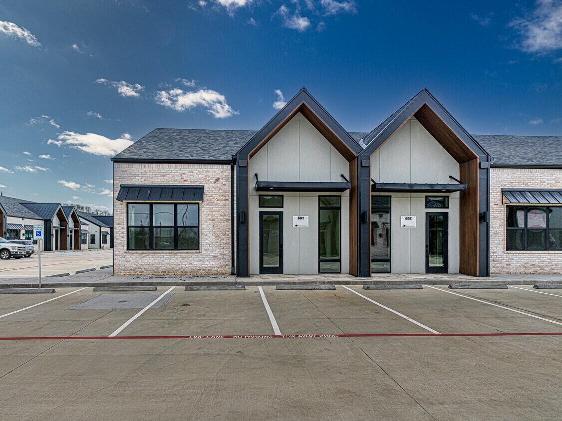 5251 Katy Mills Circle, Katy, TX à vendre Photo de l’immeuble– Image 1 sur 20