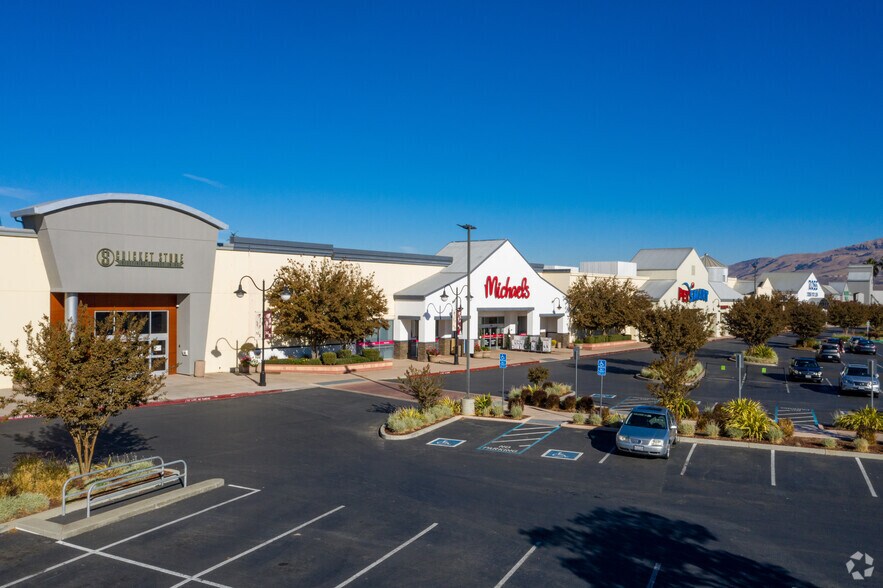 15-301 Ranch Dr, Milpitas, CA à louer - Photo de l’immeuble – Image 3 sur 26