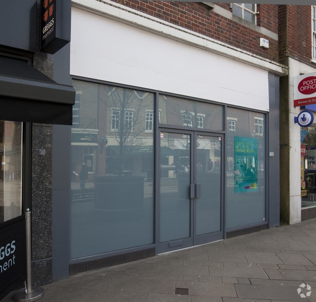 53 High St, Staines à louer - Photo de l’immeuble – Image 3 sur 4