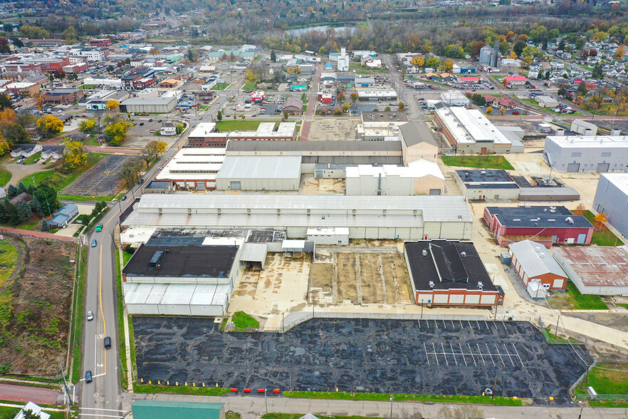 105 N Sandusky St, Mount Vernon, OH à louer - Photo de l’immeuble – Image 2 sur 20