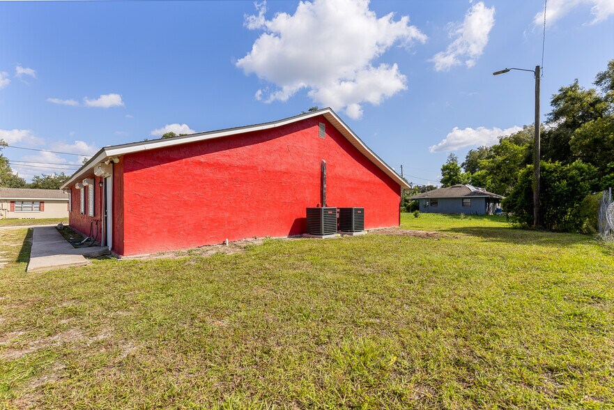 918 S Adelle Ave, Deland, FL à vendre - Photo de l’immeuble – Image 2 sur 26