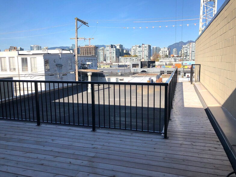 117 W 6th Ave, Vancouver, BC à vendre - Photo de l’immeuble – Image 3 sur 16