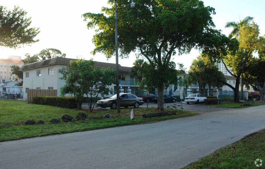 522 NE 1st Ave, Fort Lauderdale, FL à vendre - Photo de l’immeuble – Image 2 sur 2