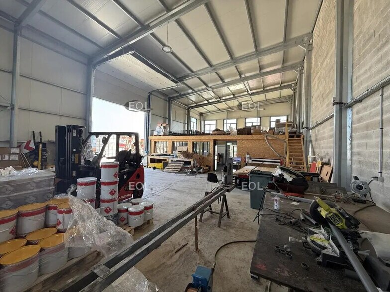 Local d'activités dans Rozay-en-Brie à vendre - Photo de la construction – Image 2 sur 6