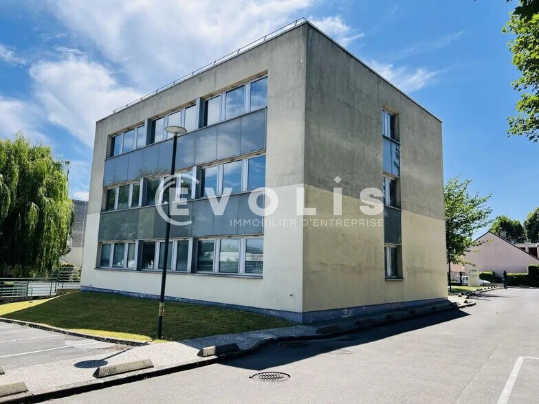 Bureau dans Noisiel à vendre - Photo de l’immeuble – Image 2 sur 9