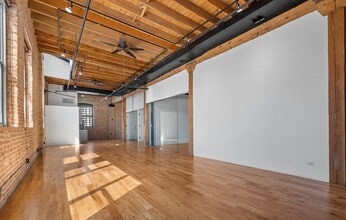 210 N Racine Ave, Chicago, IL à louer Photo intérieure– Image 2 sur 9