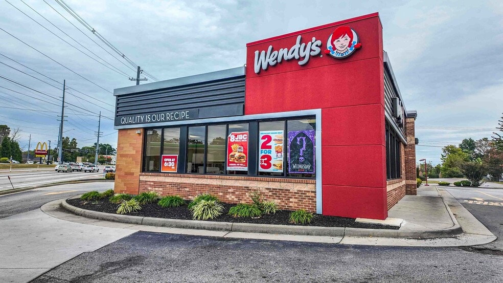 1416 Piney Forest Rd, Danville, VA à vendre - Photo principale – Image 1 sur 2