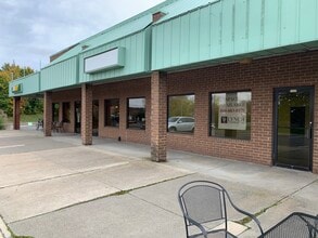 645 Poquonock Ave, Windsor, CT à louer Photo de l’immeuble– Image 1 sur 4