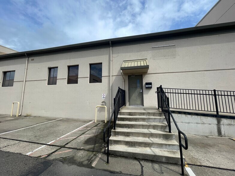 4920 46th St, Mcclellan, CA à louer - Photo de l’immeuble – Image 2 sur 10