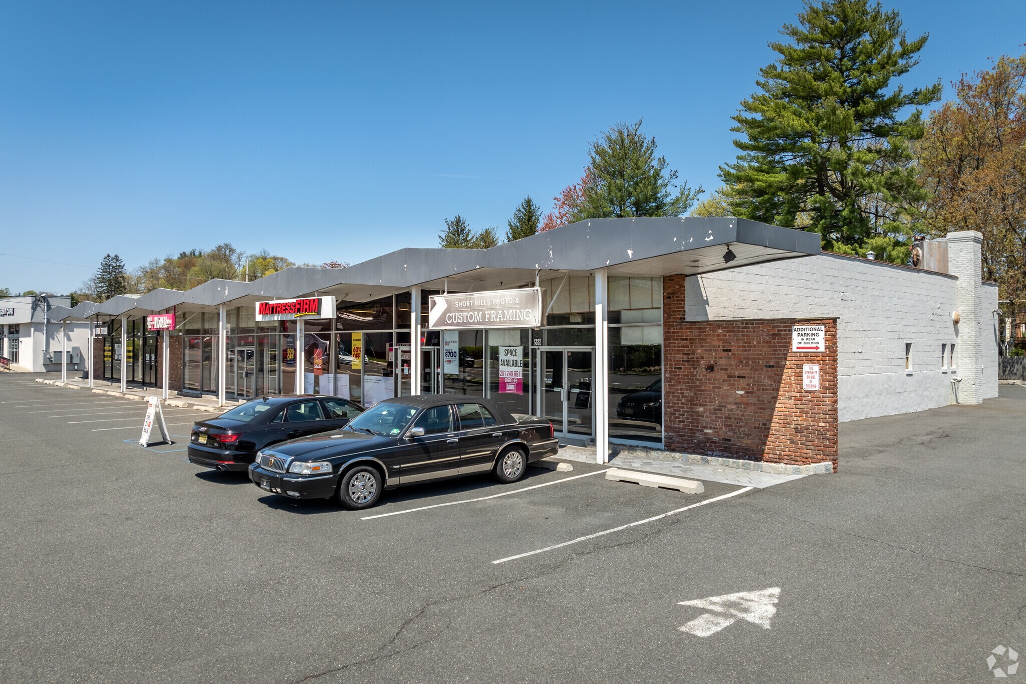 688-700 Morris Tpke, Short Hills, NJ à louer Photo principale– Image 1 sur 7