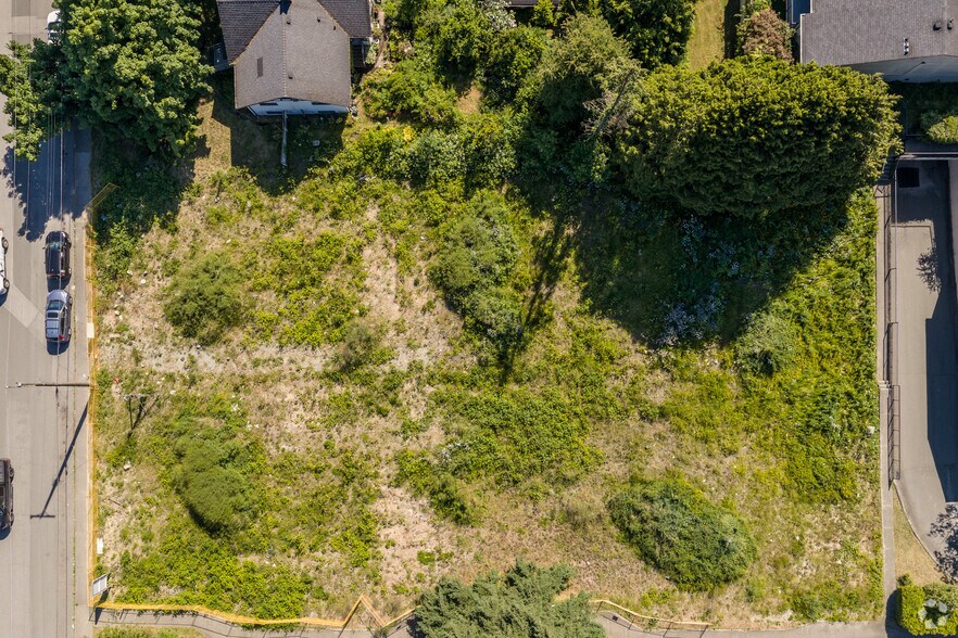 7447-7453 14 Ave, Burnaby, BC à vendre - Photo de l’immeuble – Image 2 sur 2
