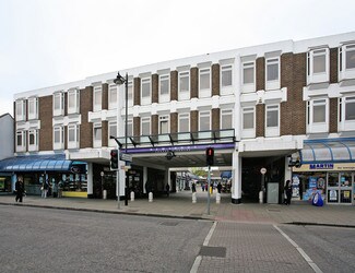 Plus de détails pour 46-54 Newland St, Witham - Local commercial à louer