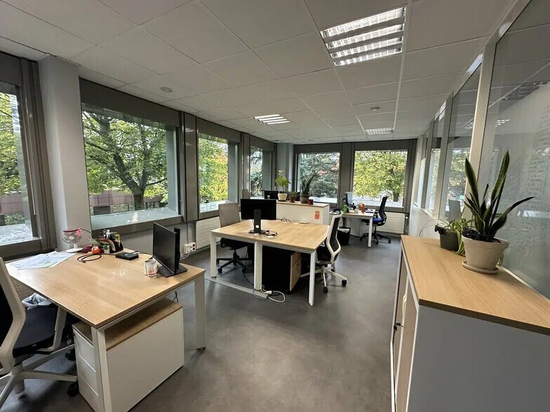 Bureau dans Reims à louer - Photo de l’immeuble – Image 2 sur 7