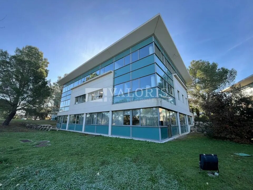 225 Rue Louis De Broglie, Aix-en-Provence à louer Photo de l’immeuble– Image 1 sur 11