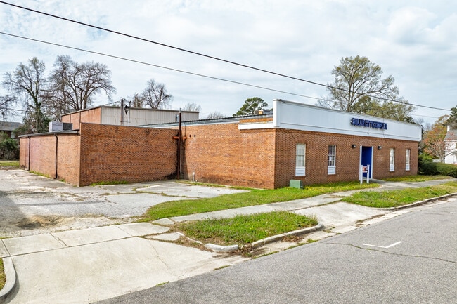 Plus de détails pour 211 W Cronly St, Laurinburg, NC - Bureau à vendre
